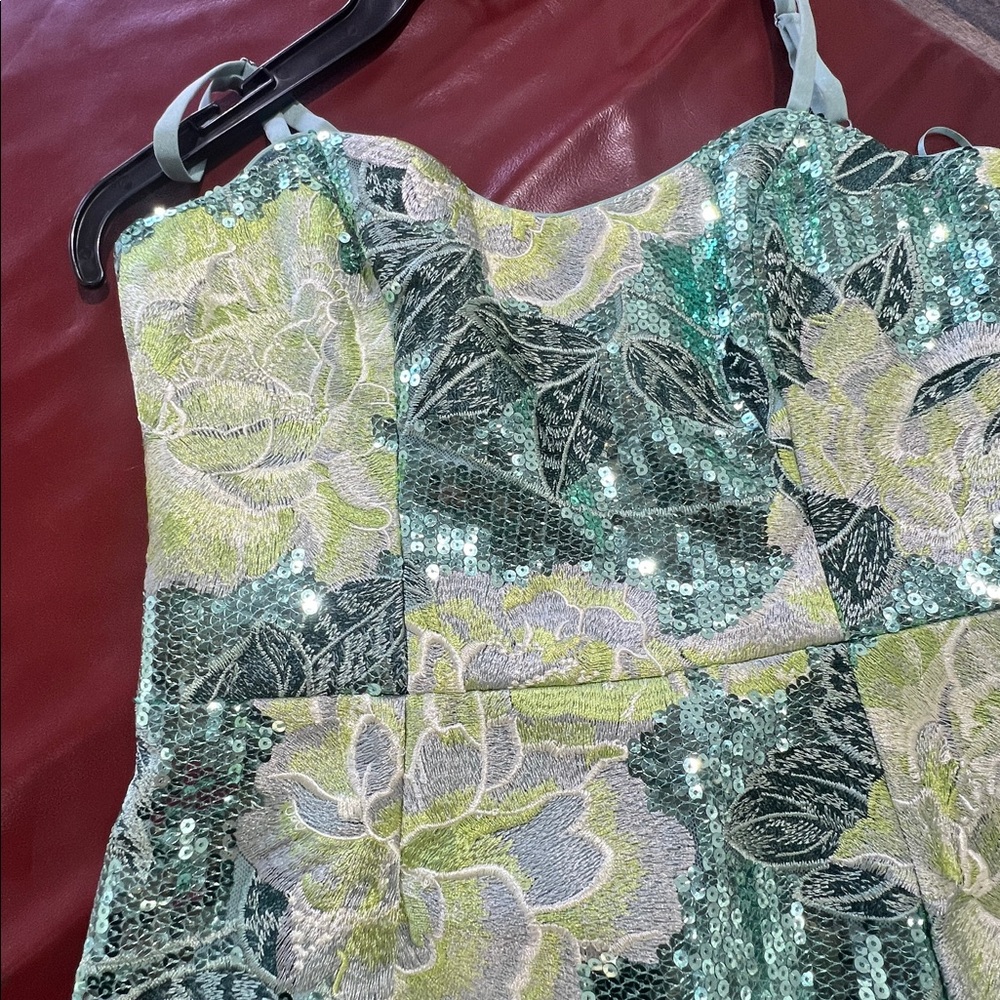 Dress the Population Green & Lime Floral Sequin Midi Dress - Picture 5 of 6